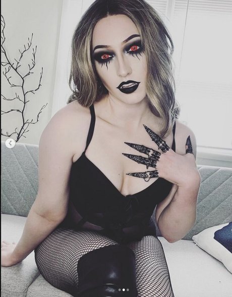 MaisieLynnie sexy star archive