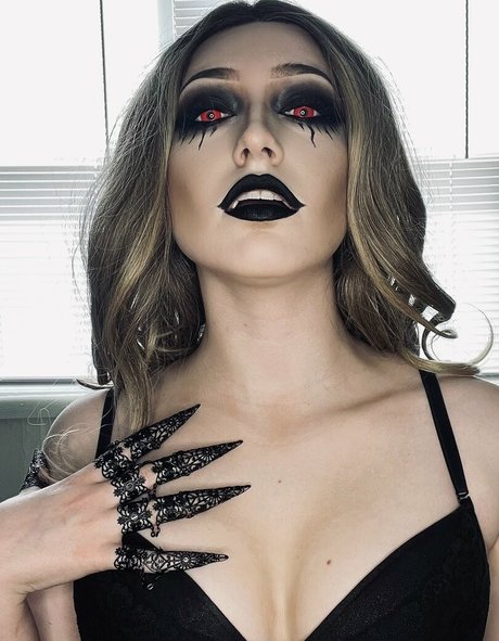 MaisieLynnie adult star archive