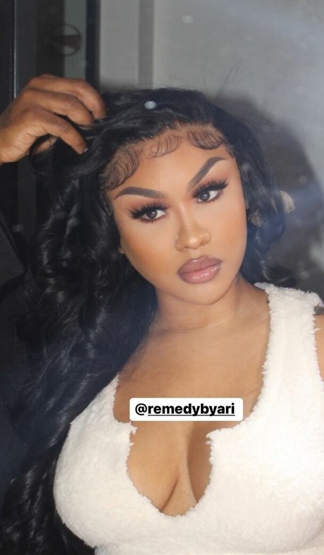 Ari Fletcher pornographic model photos