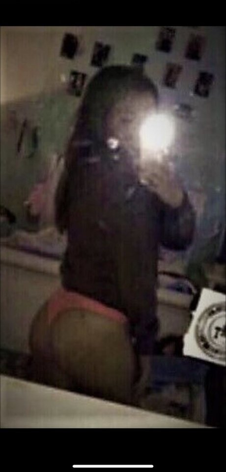 Jenna Sinatra model art gallery