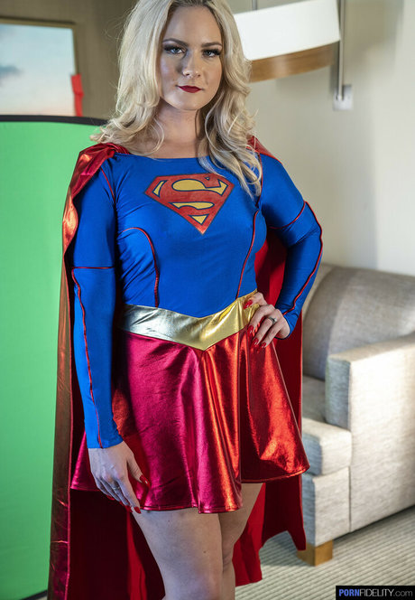 Lisey Sweet nude pornstar galleries