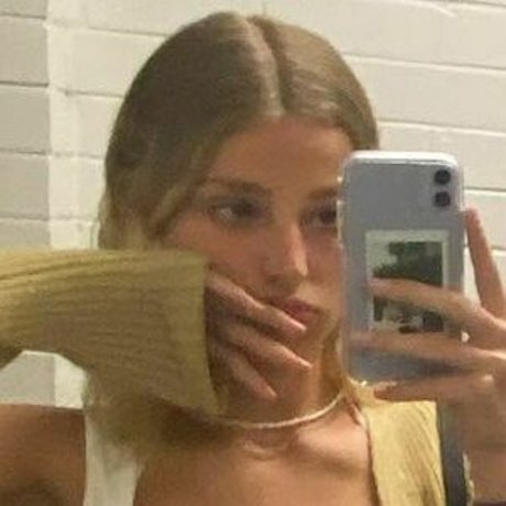 indizzle exclusive model picture