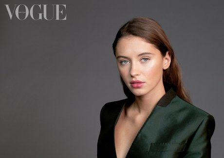 Iris Law sex actress pictures
