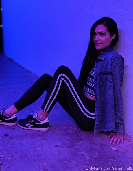 rainin falls perfect actress gallery