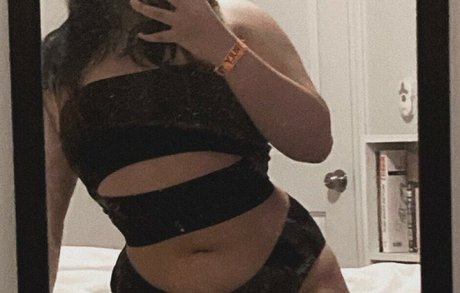 Rosaphy Rxsekiss star porn picture