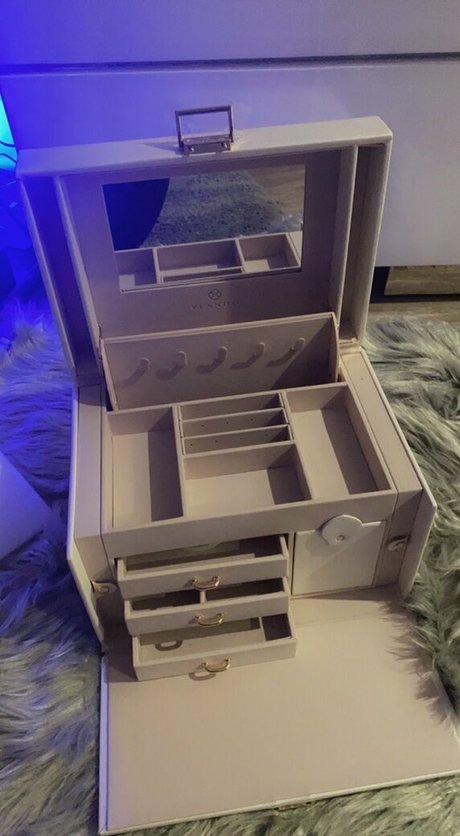 honeygold perfect actress picture