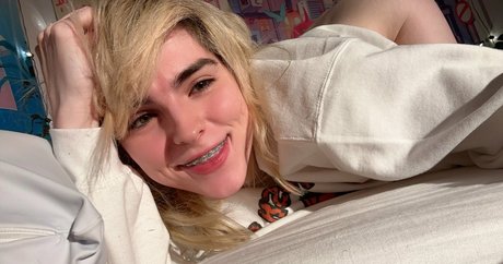 hottest teacher onlyfans adult pic