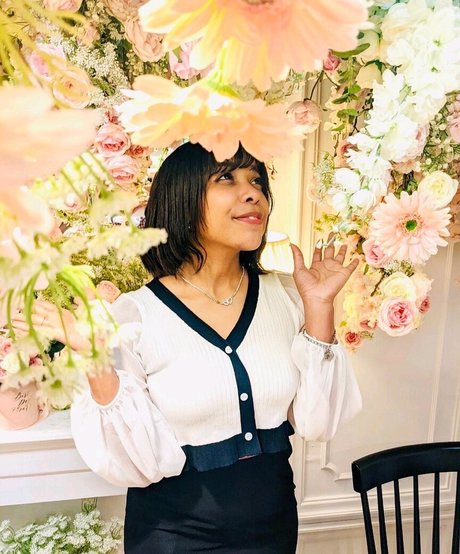 milf glasses onlyfans porno pictures