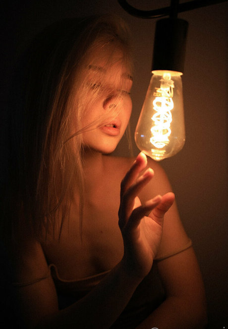 anna ocori model free image