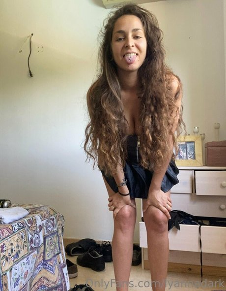 lyannadark model pornographic image