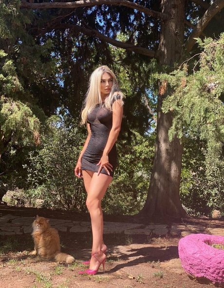 Myriam Klink model hot photo