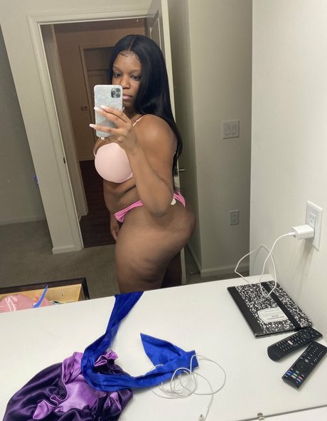 ThatChocoBxtch model xxx galleries