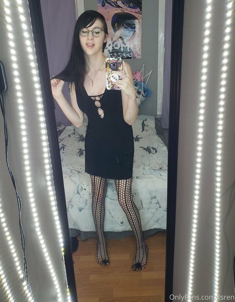 gothravemom erotic star pictures