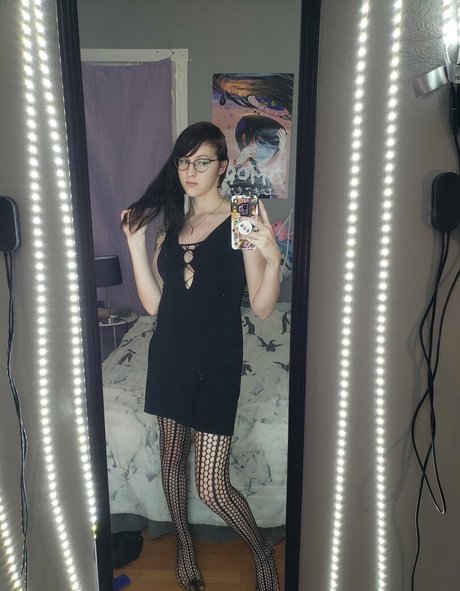 gothravemom model xxx gallery