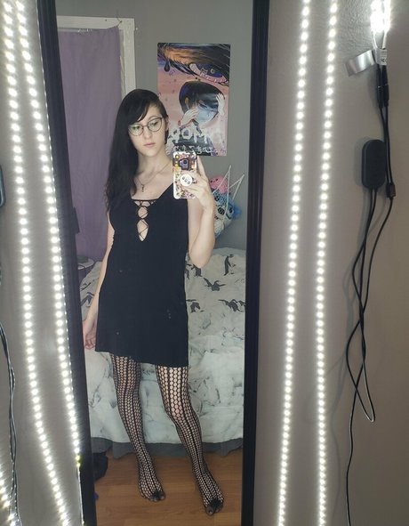 gothravemom star top photos