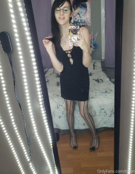 gothravemom exclusive model photos