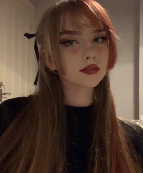 Maisie Francesca model pornographic images