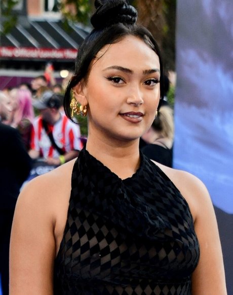 Joy Crookes model xxx pictures