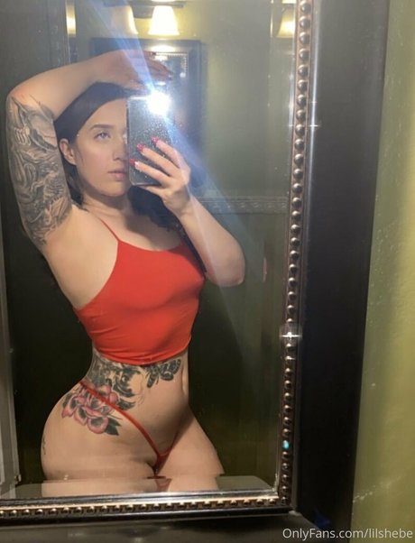 lilshebe model art pic