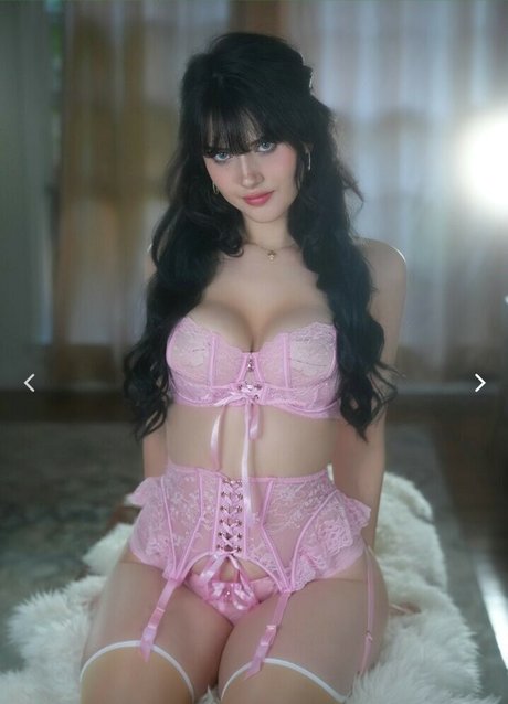 Candy Lion model xxx photos