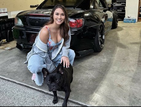 Sarah Decker beautiful star picture