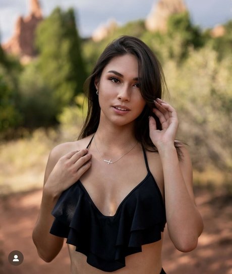 Sarah Decker star exclusive image