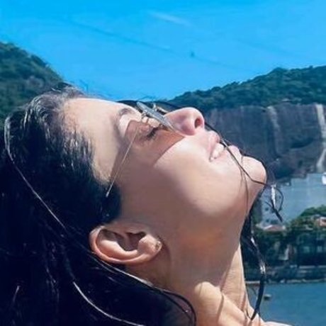 Alinne Moraes star naked picture