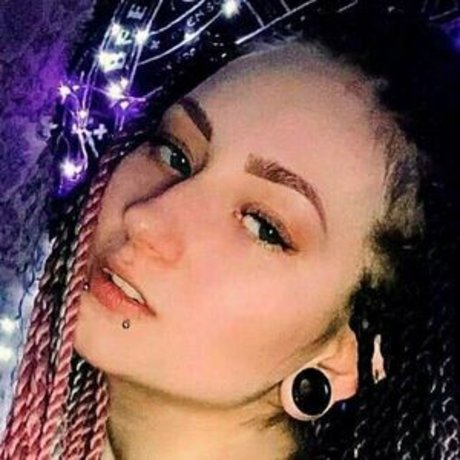 horniemommyfree perfect model photo