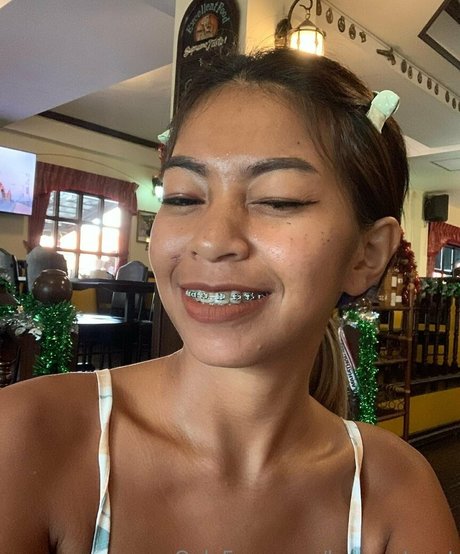 nerdy onlyfans pretty picture