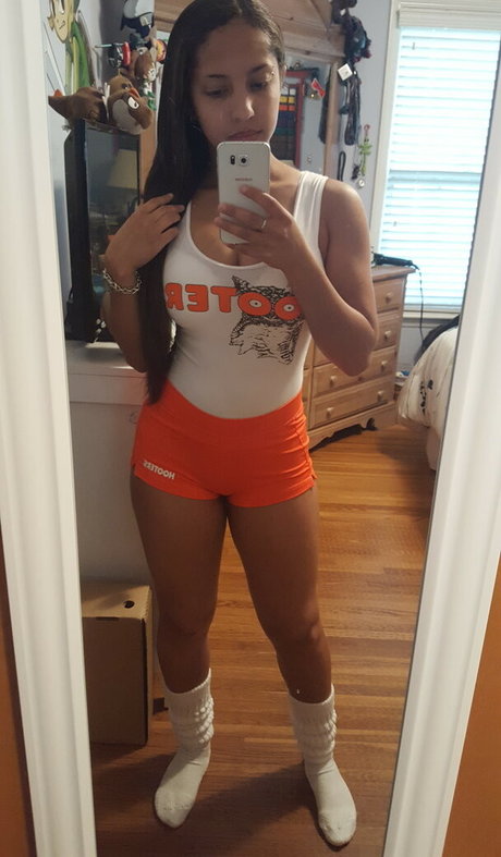 big tits brunette onlyfans exclusive photos