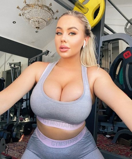 amandabreden nice model images