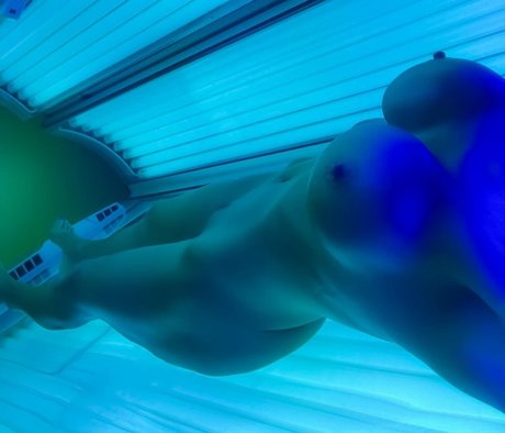 Really Hotwife star pornographic image