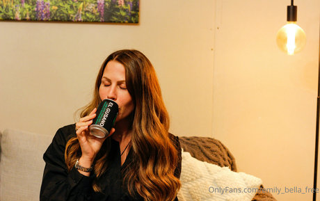 emily bella free pretty pornstar gallery