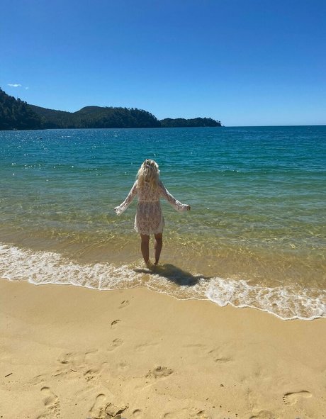 emily bella free erotic pornstar pic