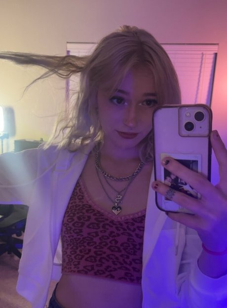 kinzixx porn star pics