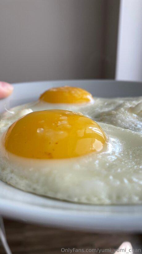 Yumi Yumi Chan erotic actress picture