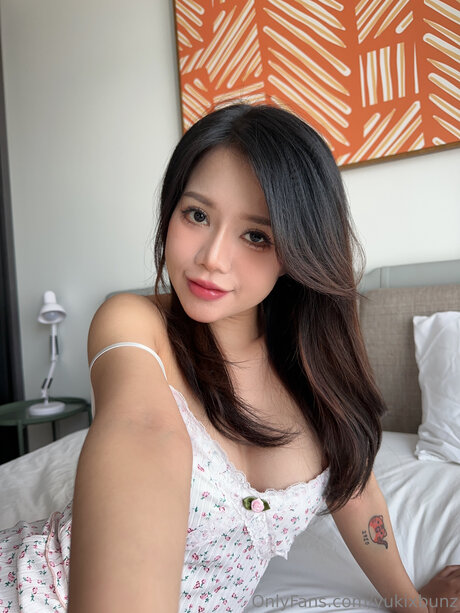 Yukixbunz pornstar erotic archive