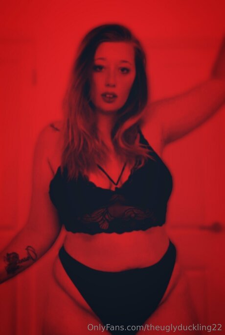 Theuglyduckling22 star hot photos