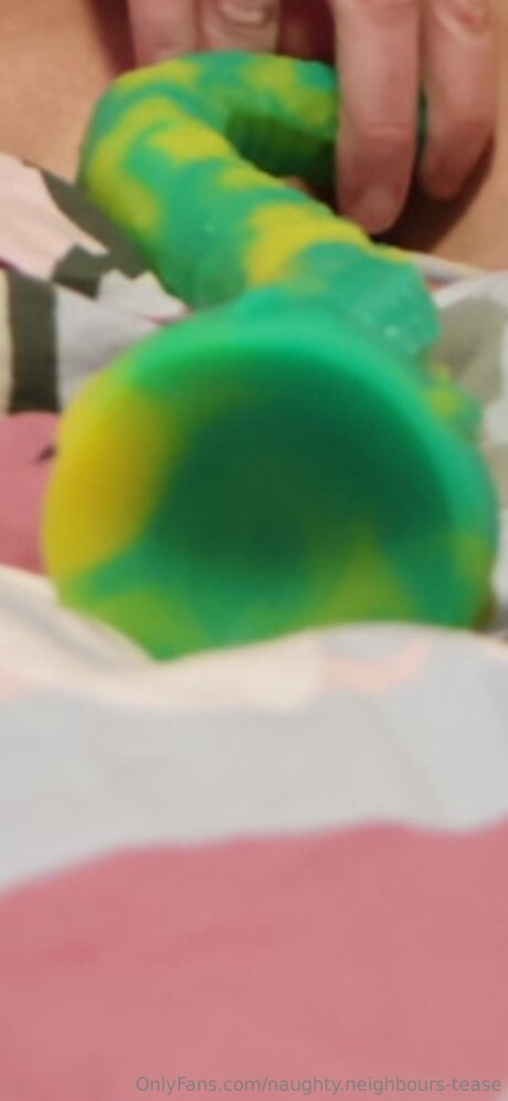 Naughty Neighbours Tease nice model pics