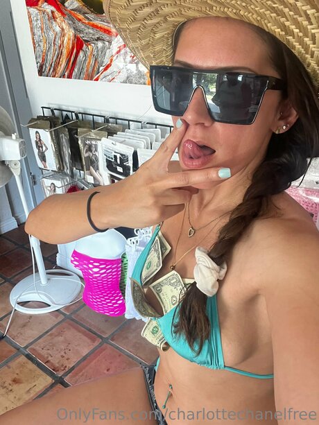 Charlottechanelfree naked actress img