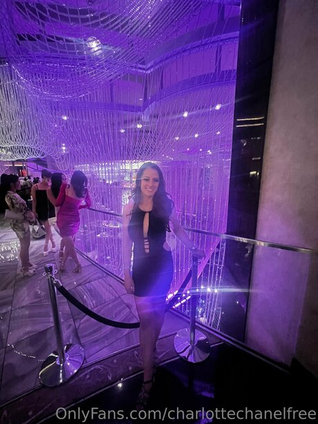 Charlottechanelfree model pretty pictures