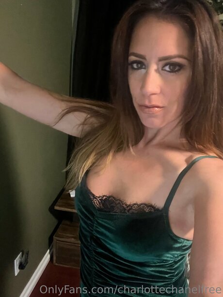 Charlottechanelfree star art pic