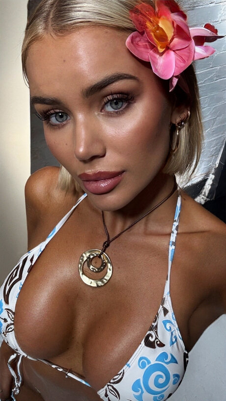 Baby Julz model erotic picture