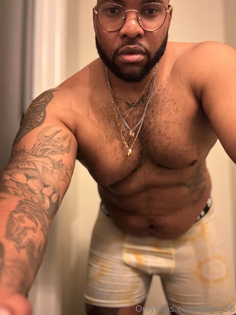 Bugsy36 pornstar high quality pictures