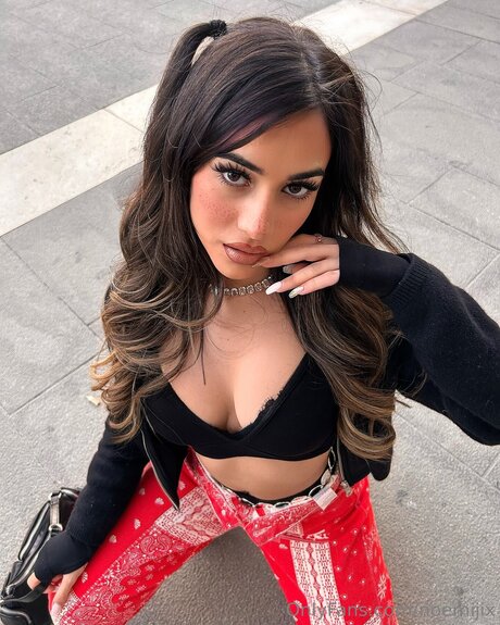 Noemijix adult model images