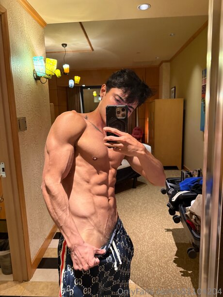 U51104204 erotic star pic