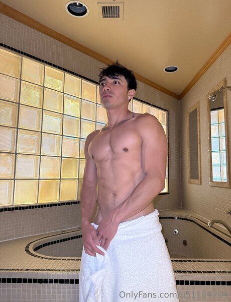 U51104204 top model images