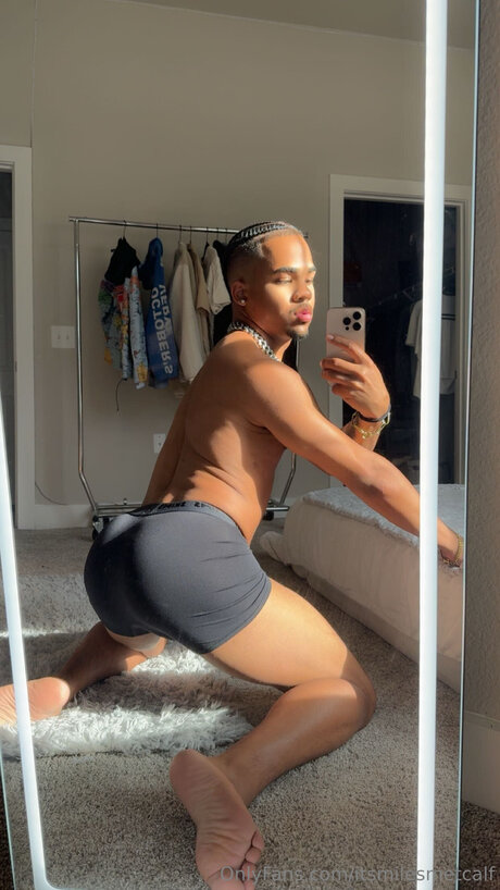 Itsmilesmetcalf model naked picture