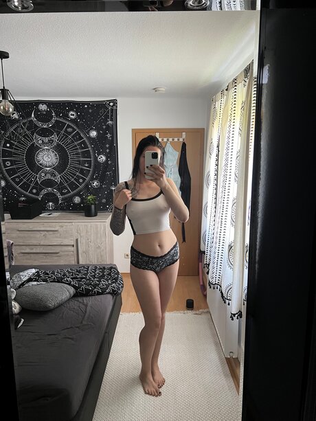 Nexinyx naked star photos