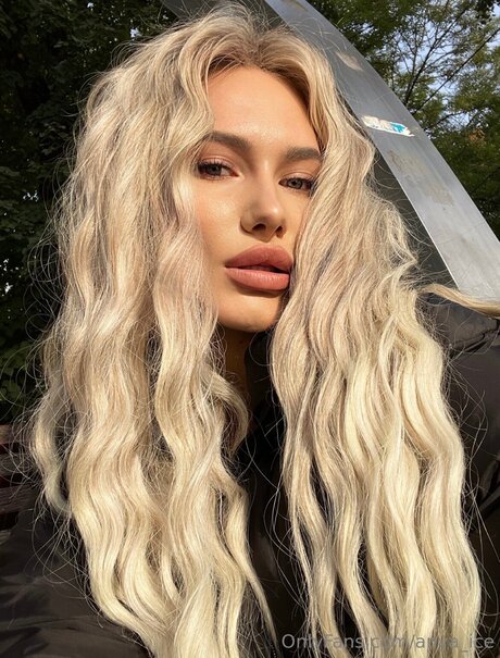 Anya Ice model hot picture